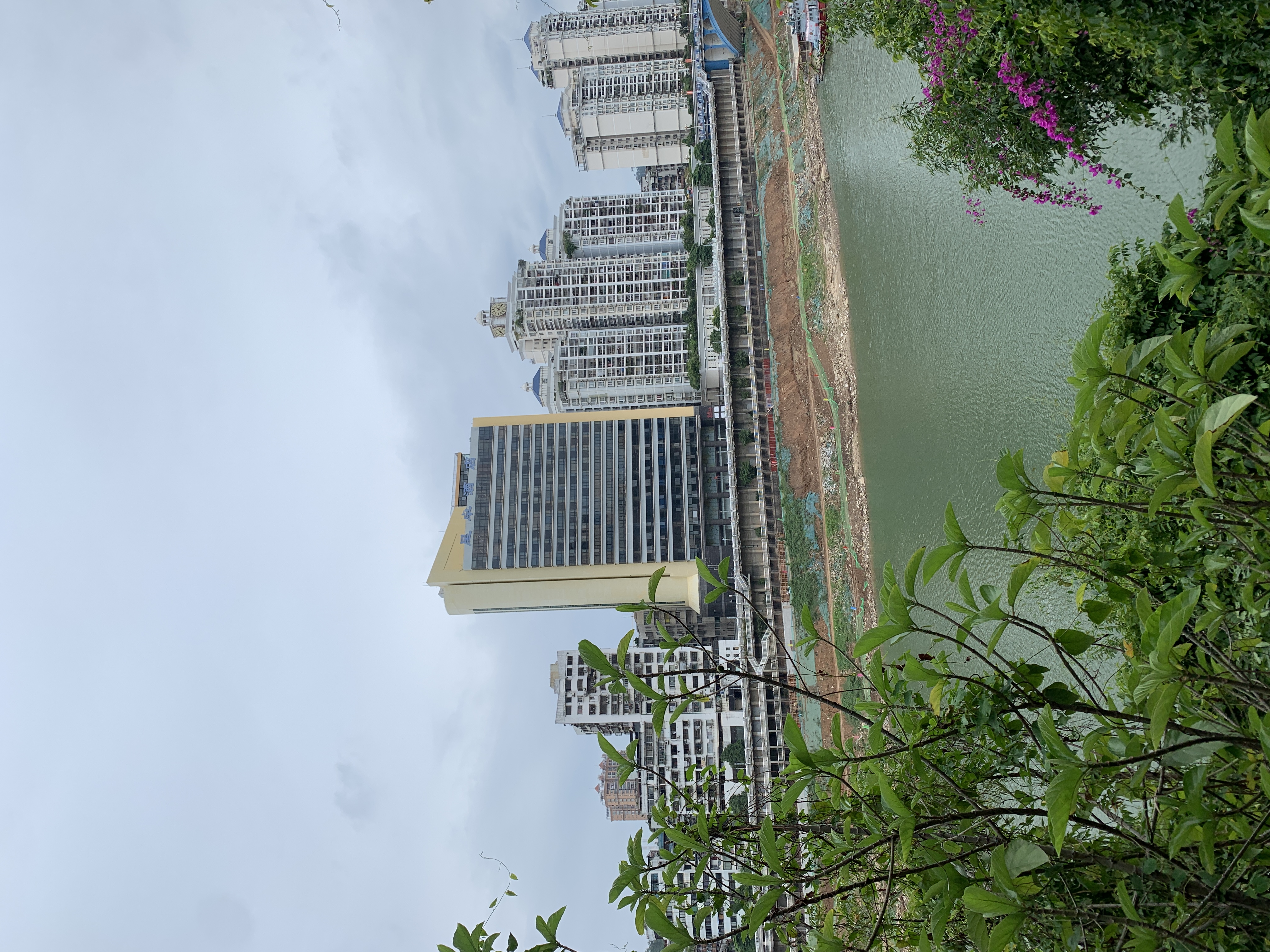 2021年10月22日对岸看升龙秀湾